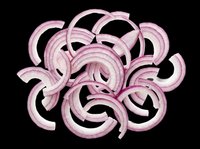 Sliced red onion rings isolated on transparent background, ready for food design, restaurant menus, recipe cards, stickers, print on demand, and culinary clipart projects.