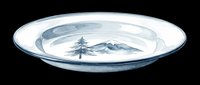 Shallow glass bowl with minimalist mountain and evergreen tree design, isolated on transparent background. Ready for product mockups, print-on-demand, sublimation, and design projects.