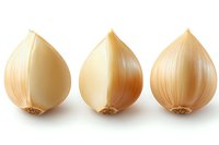 Fresh peeled garlic cloves arranged in row on white background, macro food photography showing texture and natural color variation. Isolated for design use.