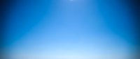 Blue gradient background with smooth transition from deep blue to white, clean minimalist design for presentations and digital projects.