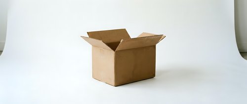 Open brown cardboard shipping box on white background isolated for packaging design and e-commerce delivery concepts.